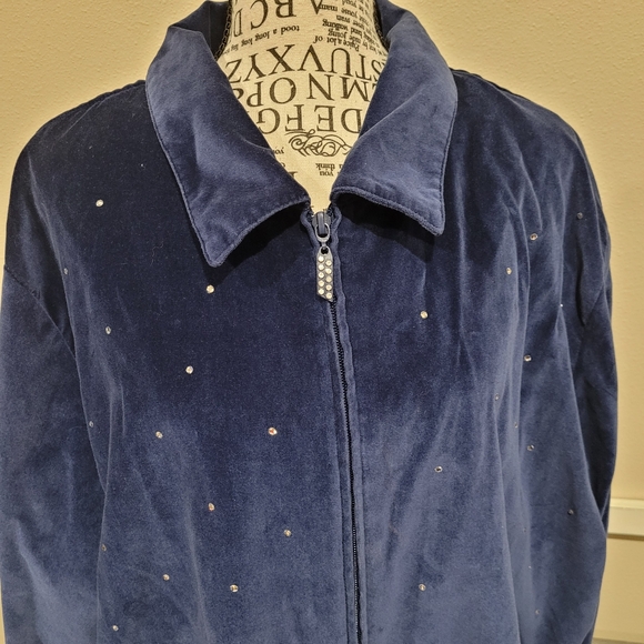 Quacker Factory Women's 2X Blue Velour Zip front jacket w/rhinestone trim - Picture 3 of 10